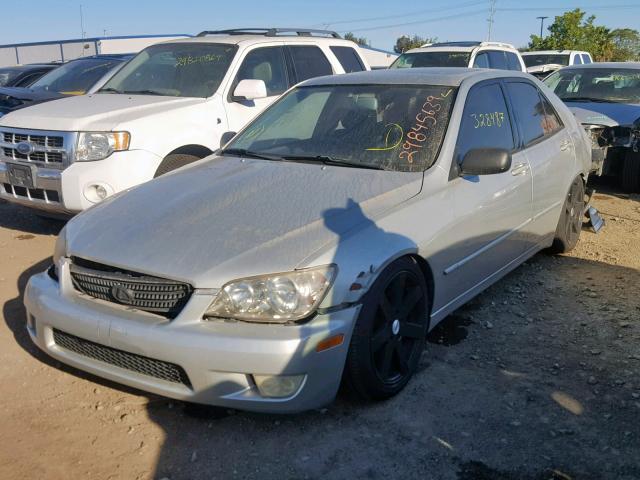 JTHBD192720036440 - 2002 LEXUS IS 300 SILVER photo 2