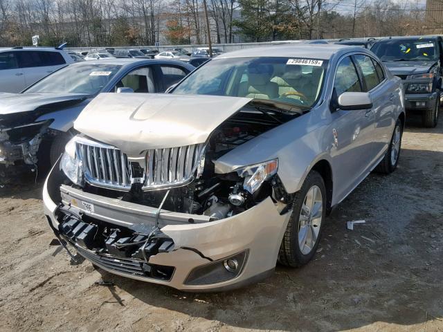 1LNHM93R79G618826 - 2009 LINCOLN MKS GRAY photo 2