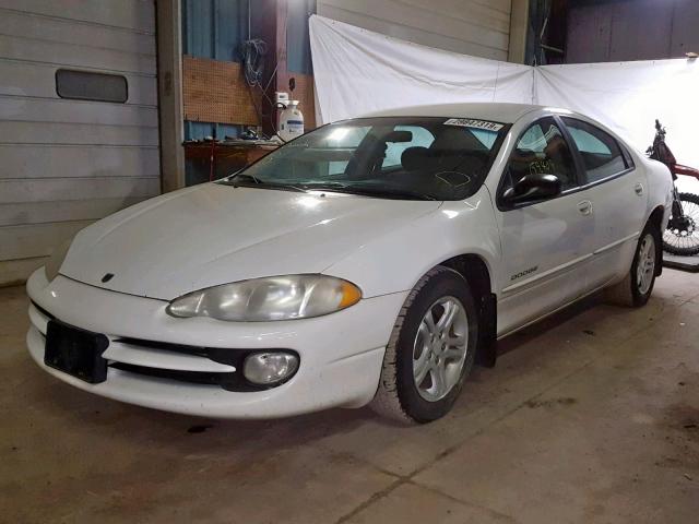 2B3HD56U9YH407063 - 2000 DODGE INTREPID E WHITE photo 2