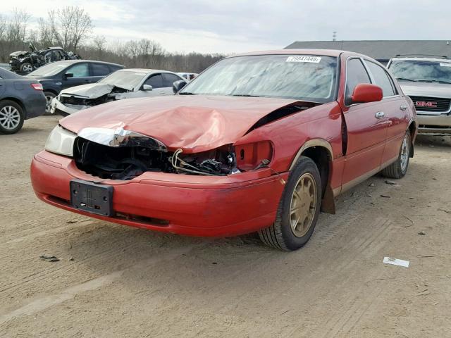 1LNFM82W3WY660361 - 1998 LINCOLN TOWN CAR S RED photo 2