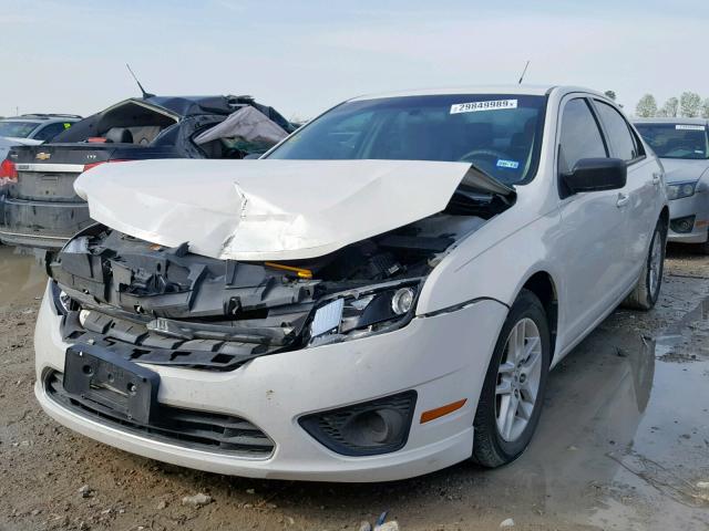 3FAHP0GA6BR268492 - 2011 FORD FUSION S WHITE photo 2