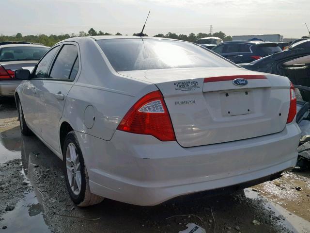 3FAHP0GA6BR268492 - 2011 FORD FUSION S WHITE photo 3