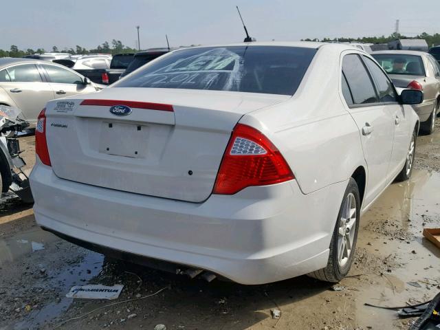 3FAHP0GA6BR268492 - 2011 FORD FUSION S WHITE photo 4