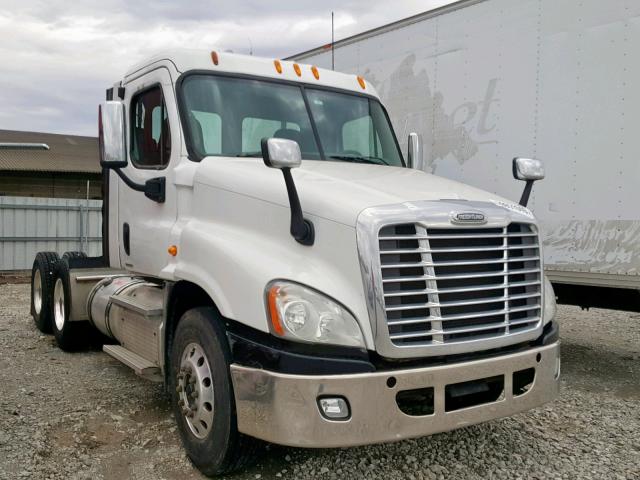 1FUJGEDRXDLFF4535 - 2013 FREIGHTLINER CASCADIA 1 WHITE photo 1