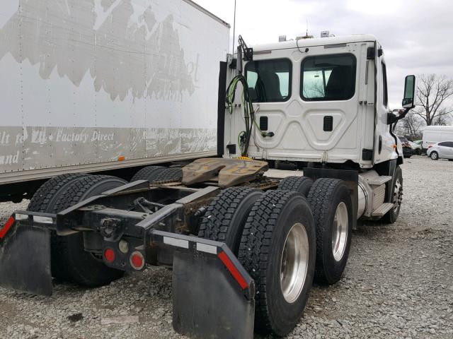 1FUJGEDRXDLFF4535 - 2013 FREIGHTLINER CASCADIA 1 WHITE photo 4