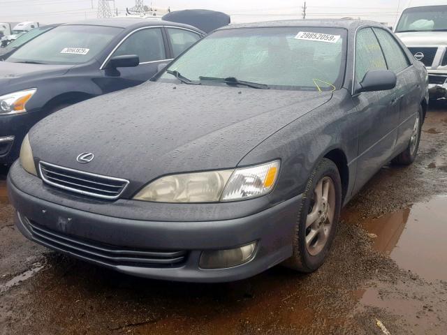 JT8BF28G4Y0269679 - 2000 LEXUS ES 300 GRAY photo 2