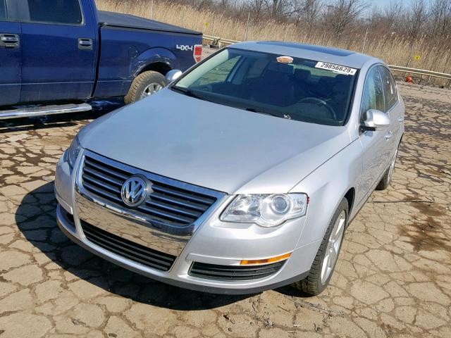 WVWAK73C18E218752 - 2008 VOLKSWAGEN PASSAT KOM SILVER photo 2