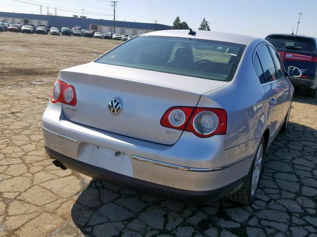 WVWAK73C18E218752 - 2008 VOLKSWAGEN PASSAT KOM SILVER photo 4