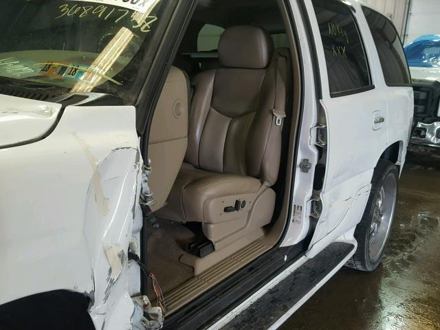 1GKEK63U45J185824 - 2005 GMC YUKON DENA WHITE photo 9