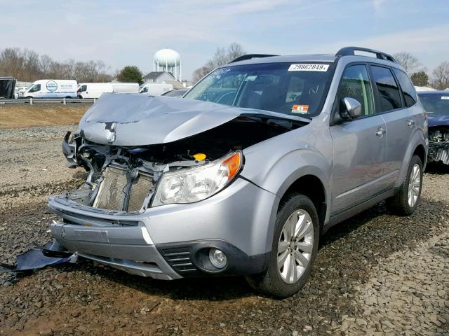 JF2SHAEC2CH469298 - 2012 SUBARU FORESTER L SILVER photo 2