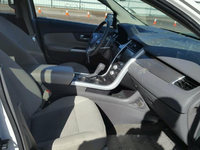 2FMDK4JC0DBB91737 - 2013 FORD EDGE SEL WHITE photo 5