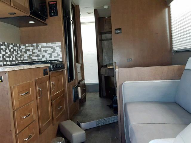 1FDWE3FS1JDC31338 - 2019 WINNEBAGO MOTORHOME WHITE photo 6