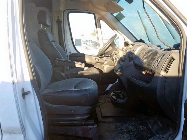 3C6TRVAG6HE531628 - 2017 RAM PROMASTER WHITE photo 5
