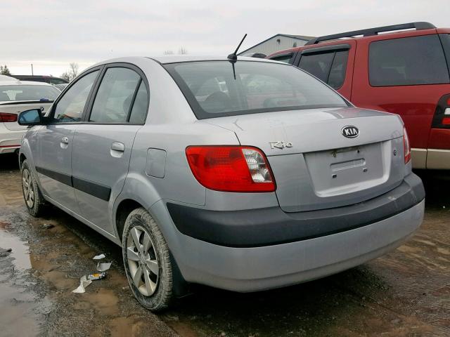 KNADE123X86382060 - 2008 KIA RIO BASE SILVER photo 3