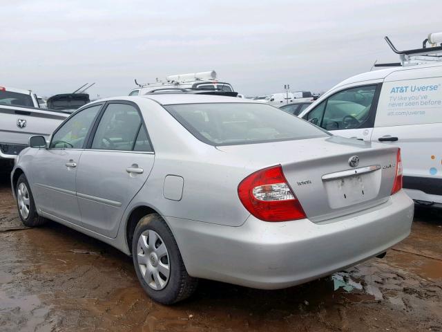 4T1BE32K22U624903 - 2002 TOYOTA CAMRY LE SILVER photo 3