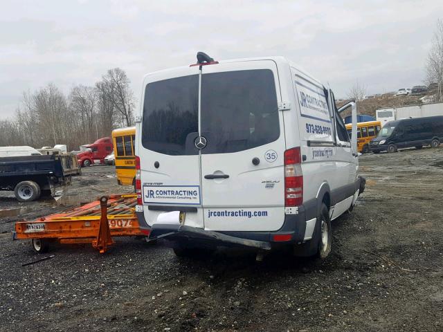 WD4PE7CD2HP512746 - 2017 MERCEDES-BENZ SPRINTER 2 WHITE photo 4