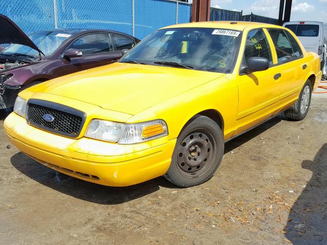 2FABP7AV9BX161917 - 2011 FORD CROWN VICT YELLOW photo 2