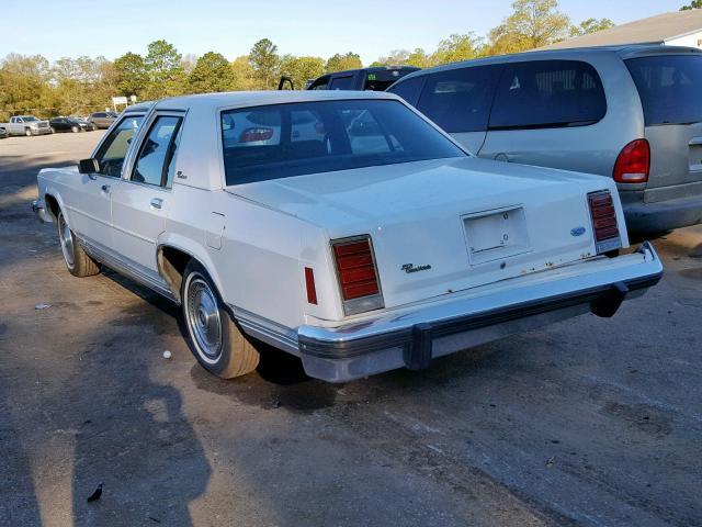 2FABP73F8HX119155 - 1987 FORD CROWN VICT WHITE photo 3