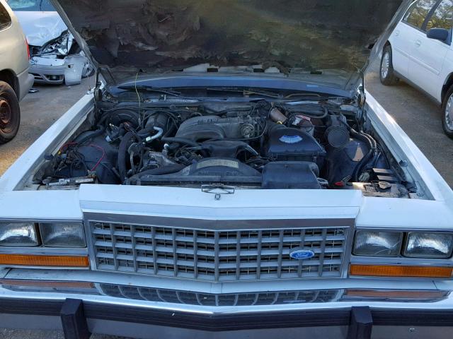 2FABP73F8HX119155 - 1987 FORD CROWN VICT WHITE photo 7