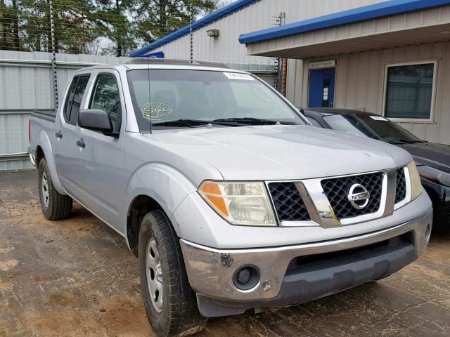 1N6AD07U67C425049 - 2007 NISSAN FRONTIER C GRAY photo 1