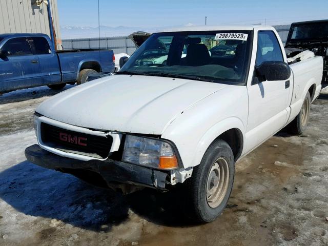 1GTCS145718258697 - 2001 GMC SONOMA WHITE photo 2