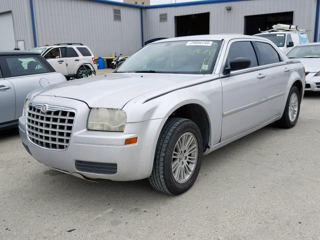 2C3KA43R27H710373 - 2007 CHRYSLER 300 SILVER photo 2