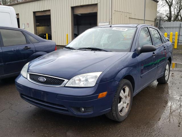 1FAFP34N36W173925 - 2006 FORD FOCUS ZX4 BLUE photo 2