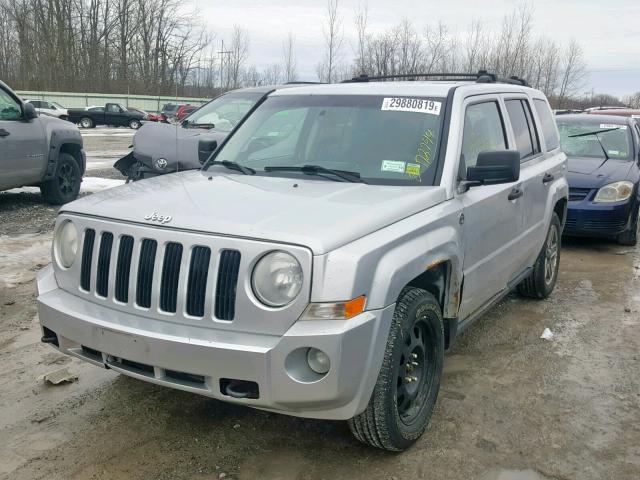 1J8FF28W88D785152 - 2008 JEEP PATRIOT SP GRAY photo 2