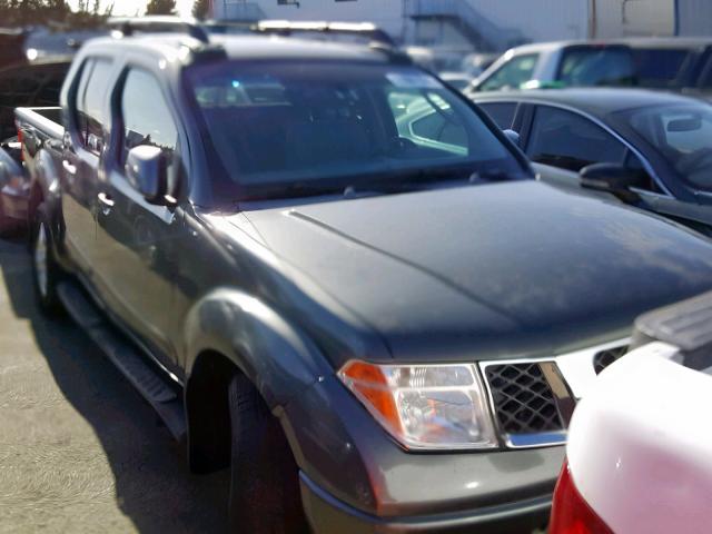 1N6AD07U46C423637 - 2006 NISSAN FRONTIER C GRAY photo 1