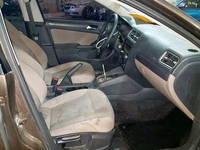 3VW1K7AJ9BM388230 - 2011 VOLKSWAGEN JETTA BASE BROWN photo 5