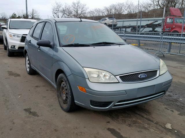 3FAFP37N15R135963 - 2005 FORD FOCUS ZX5 GREEN photo 1