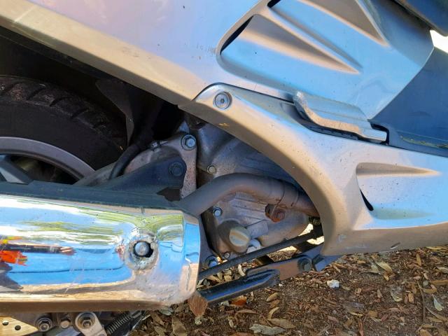 JH2MF06121K000059 - 2001 HONDA NSS250 SILVER photo 9