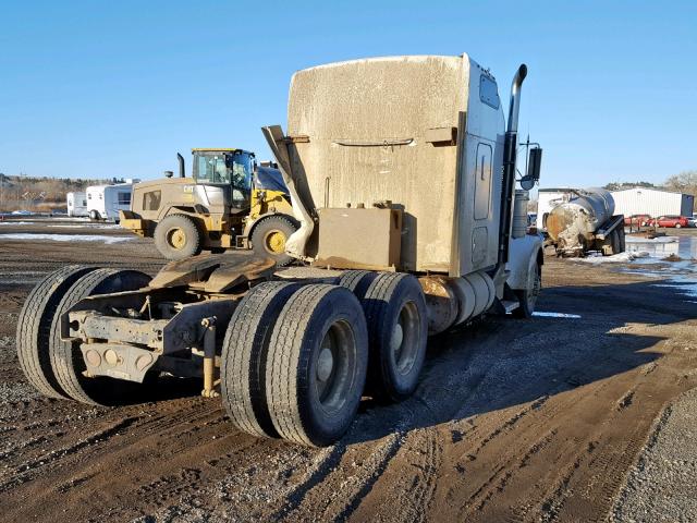 1XKWD49X25R076364 - 2005 KENWORTH CONSTRUCTI WHITE photo 4