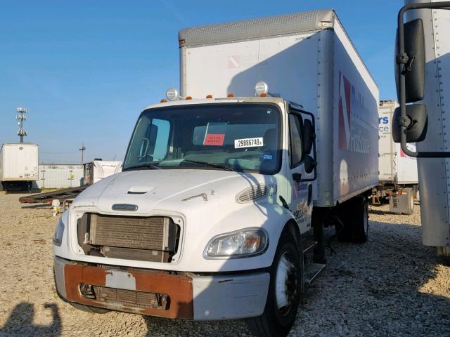 1FVACWCS47DX35941 - 2007 FREIGHTLINER M2 106 MED WHITE photo 2