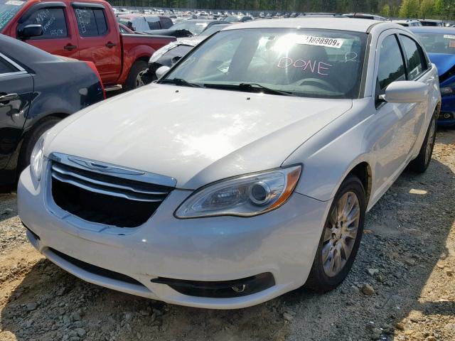 1C3CCBAG7DN736930 - 2013 CHRYSLER 200 LX WHITE photo 2