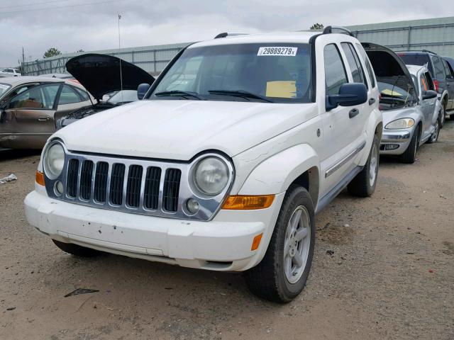 1J4GL58K16W208199 - 2006 JEEP LIBERTY LI WHITE photo 2