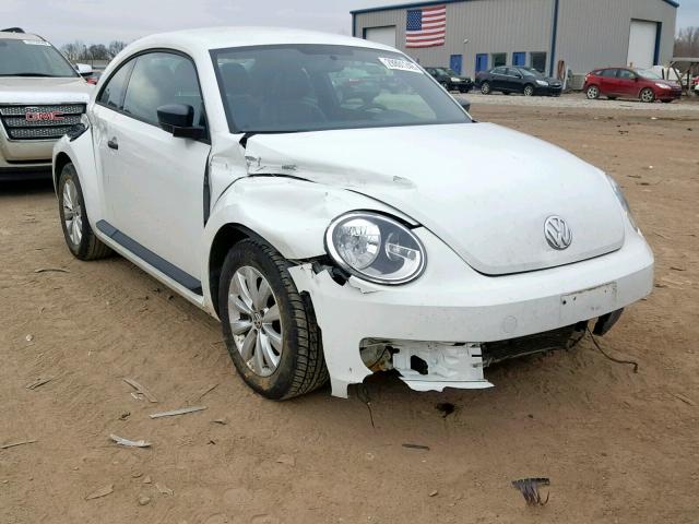 3VWF17ATXFM606210 - 2015 VOLKSWAGEN BEETLE 1.8 WHITE photo 1