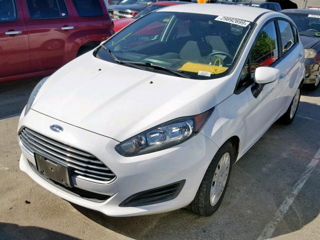 3FADP4TJ3GM127539 - 2016 FORD FIESTA S WHITE photo 2