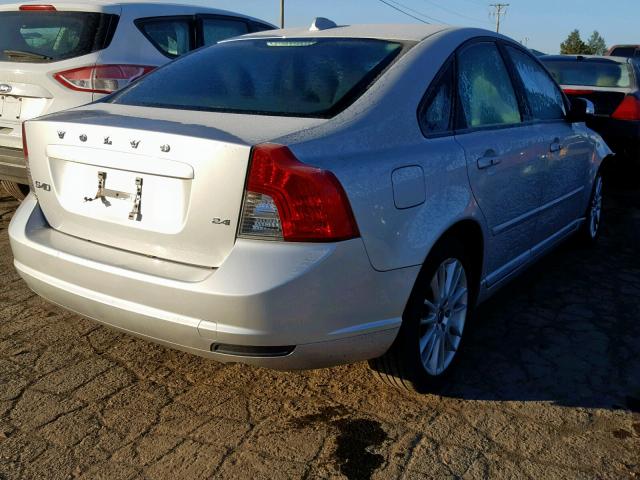 YV1382MS6A2509457 - 2010 VOLVO S40 2.4I SILVER photo 4