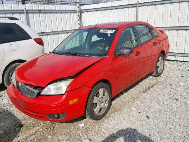 1FAFP34N95W312552 - 2005 FORD FOCUS ZX4 RED photo 2