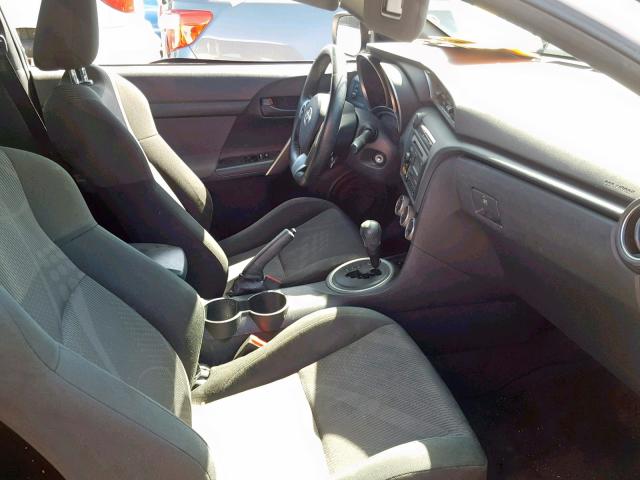 JTKJF5C75C3039798 - 2012 TOYOTA SCION TC WHITE photo 5