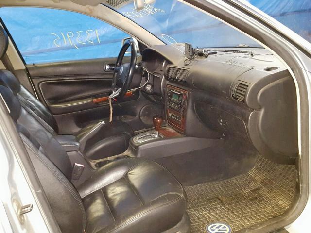 WVWYH63B74E010688 - 2004 VOLKSWAGEN PASSAT GLX 银色 照片 5