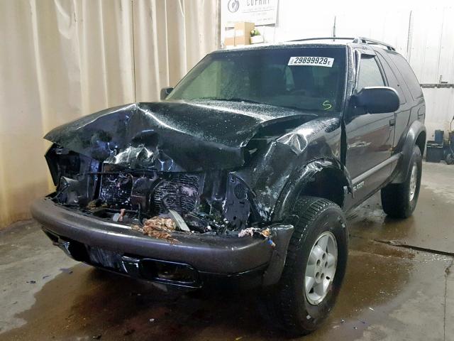 1GNCT18WXXK199826 - 1999 CHEVROLET BLAZER BLACK photo 2