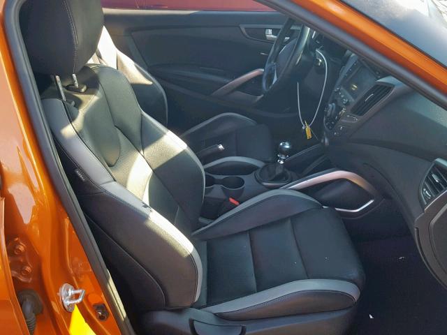 KMHTC6AE7GU253980 - 2016 HYUNDAI VELOSTER T ORANGE photo 5