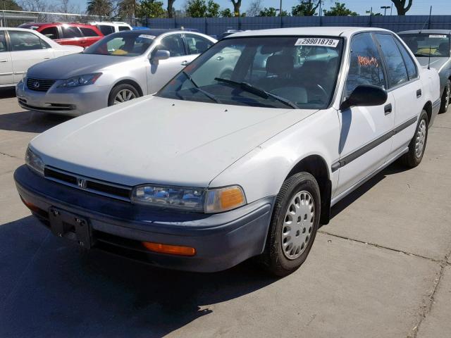 1HGCB7648PA169392 - 1993 HONDA ACCORD DX WHITE photo 2