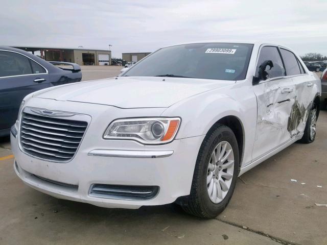 2C3CCAAG1EH272778 - 2014 CHRYSLER 300 WHITE photo 2