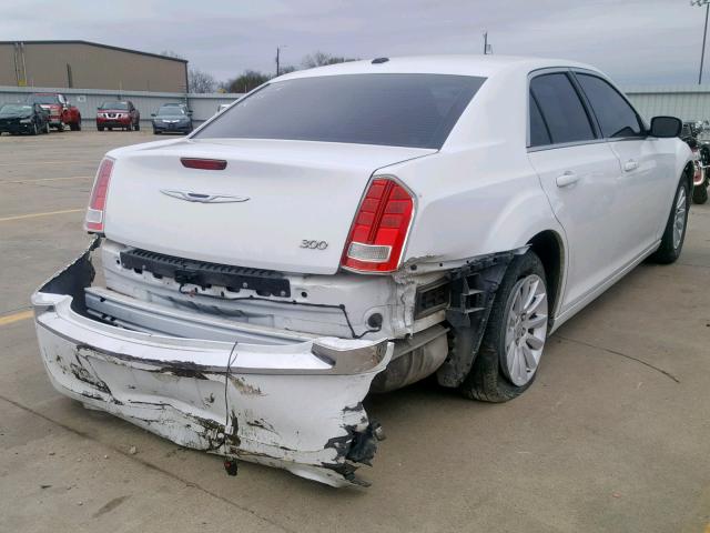 2C3CCAAG1EH272778 - 2014 CHRYSLER 300 WHITE photo 4