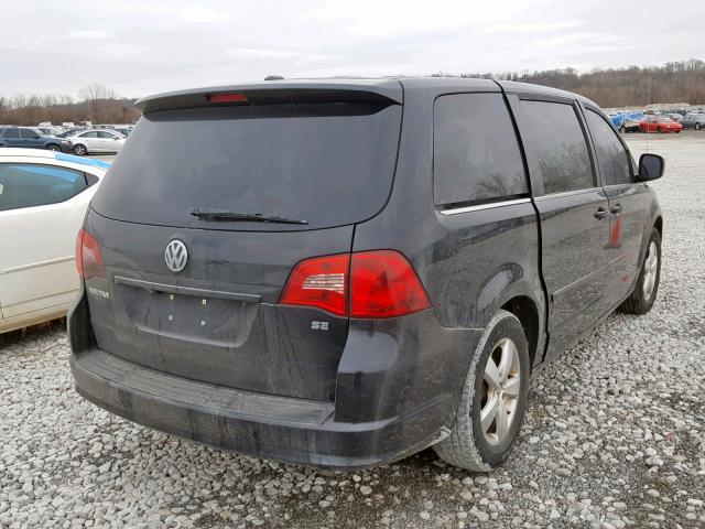 2V4RW3D15AR295541 - 2010 VOLKSWAGEN ROUTAN SE BLACK photo 4