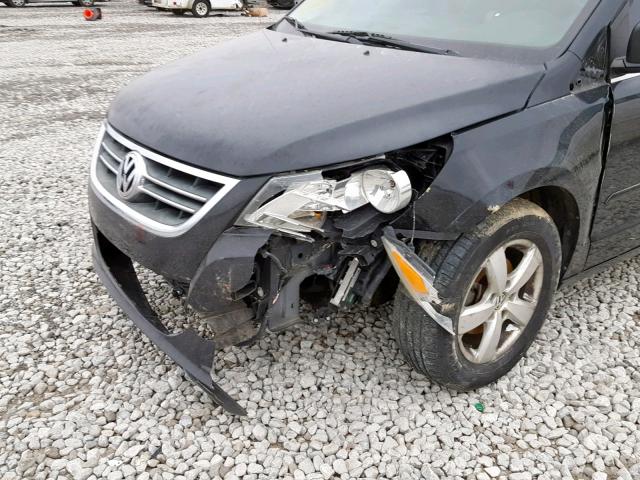 2V4RW3D15AR295541 - 2010 VOLKSWAGEN ROUTAN SE BLACK photo 9