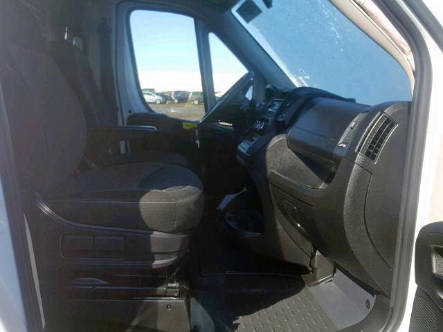 3C6URVHG2EE105926 - 2014 RAM PROMASTER WHITE photo 5